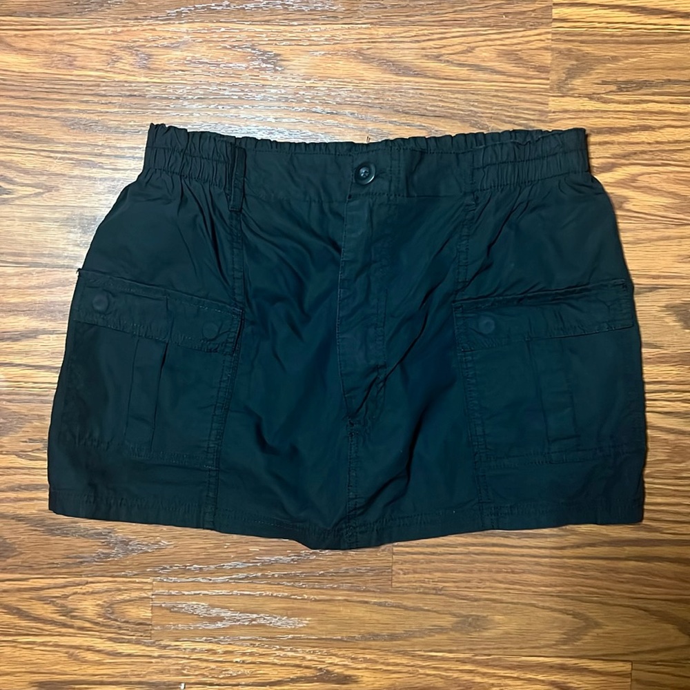 Fashion Nova large mini cargo skirt